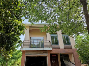Jullys Villa